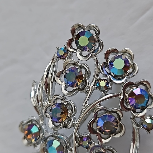 STAR Vintage AB Crystal Rhinestones on Silvertone Brooch - Picture 2 of 7